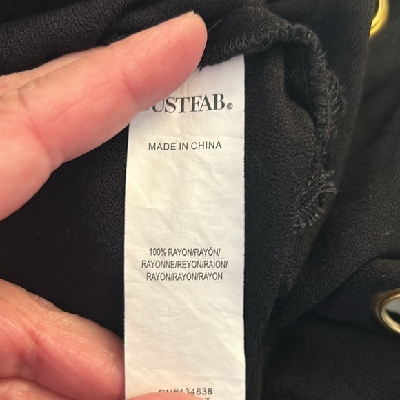 JustFab Black Gold Grommet Hem Midi Dress Size Medium - Picture 7 of 7